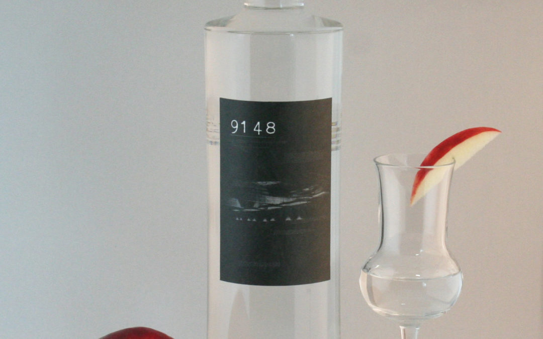 9148 #4101 APPLE spirits